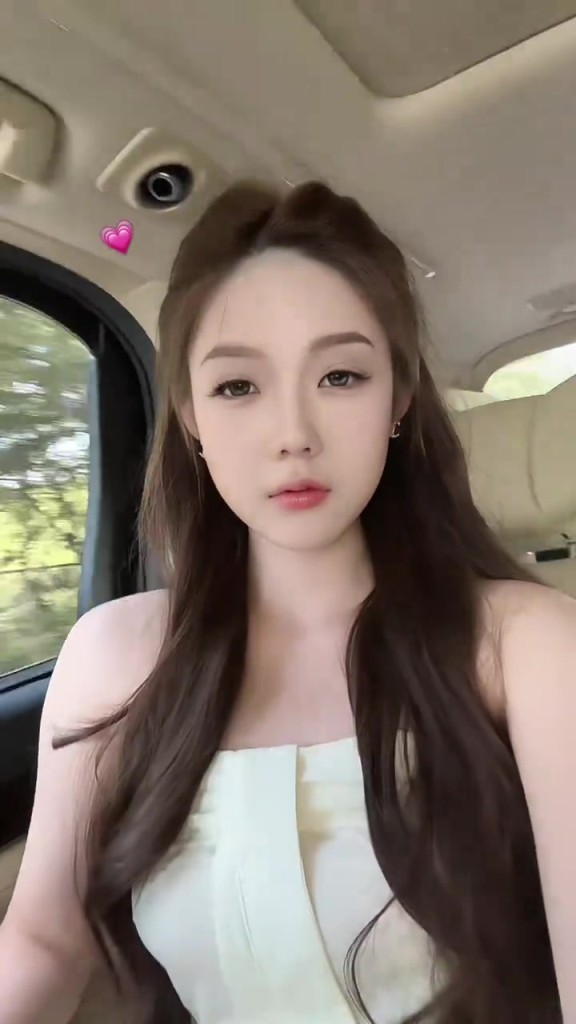 云南玉昆女主持看起來好像白富美呀~不得不說顏值真出眾